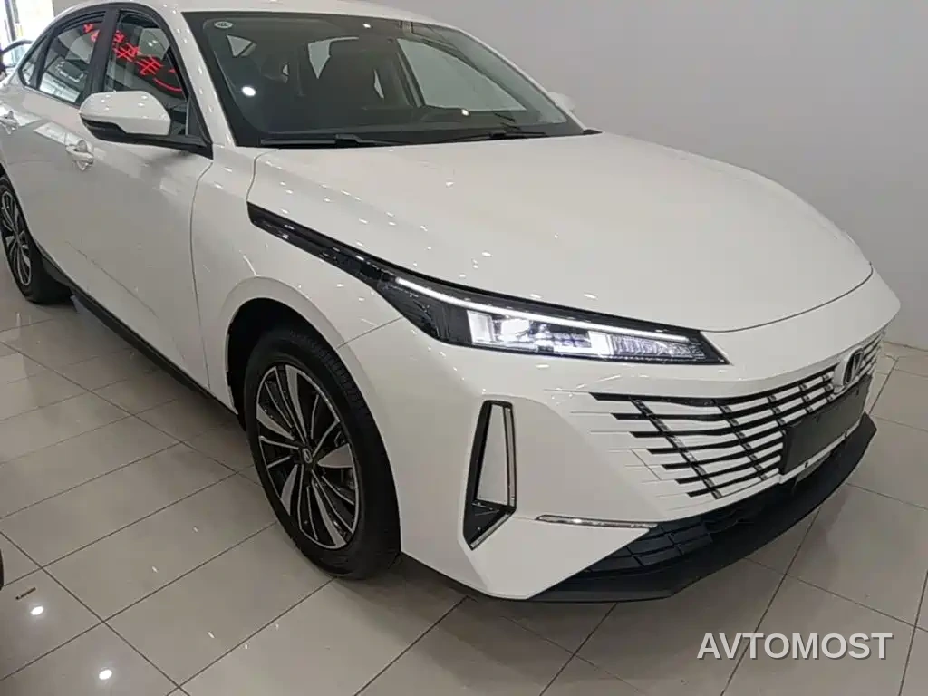 Changan Eado PHEV 2025 Smart New Blue Whale 145KM High-Performance Edition — фото 3