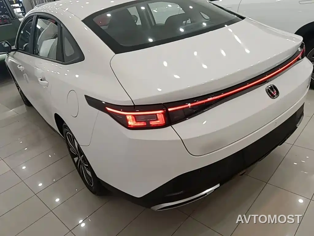 Changan Eado PHEV 2025 Smart New Blue Whale 145KM High-Performance Edition — фото 4