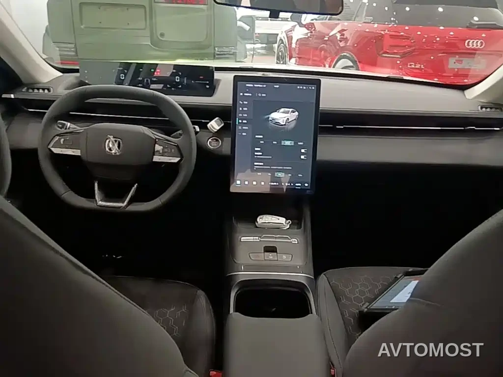 Changan Eado PHEV 2025 Smart New Blue Whale 145KM High-Performance Edition — фото 9