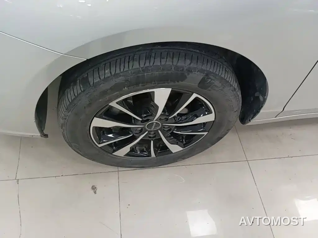 Roewe Ei5 2021 500 Heartfelt Edition — фото 20