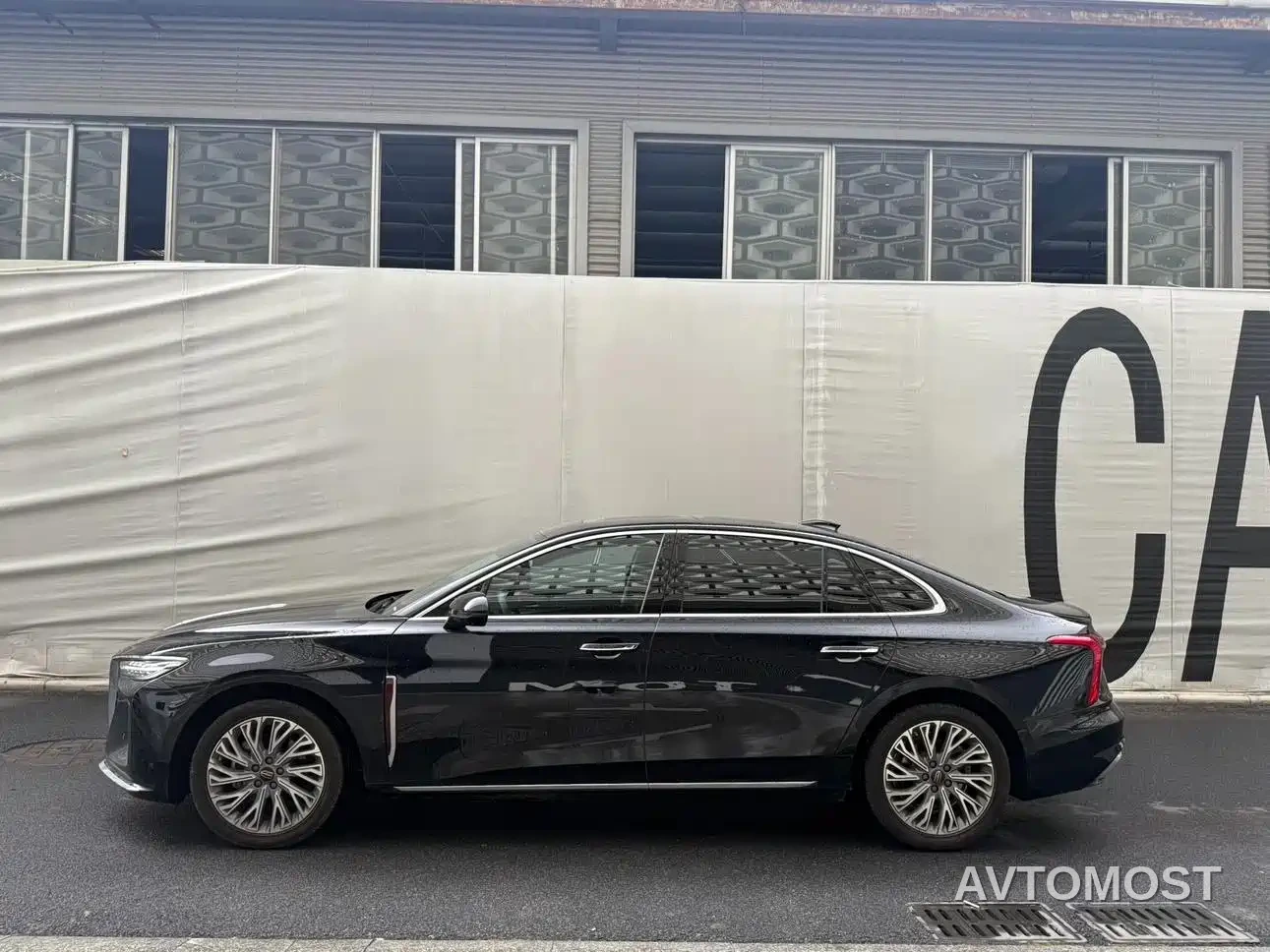 Hongqi H5 2023 2.0T Auto Smart Connect Flag Comfort — фото 1