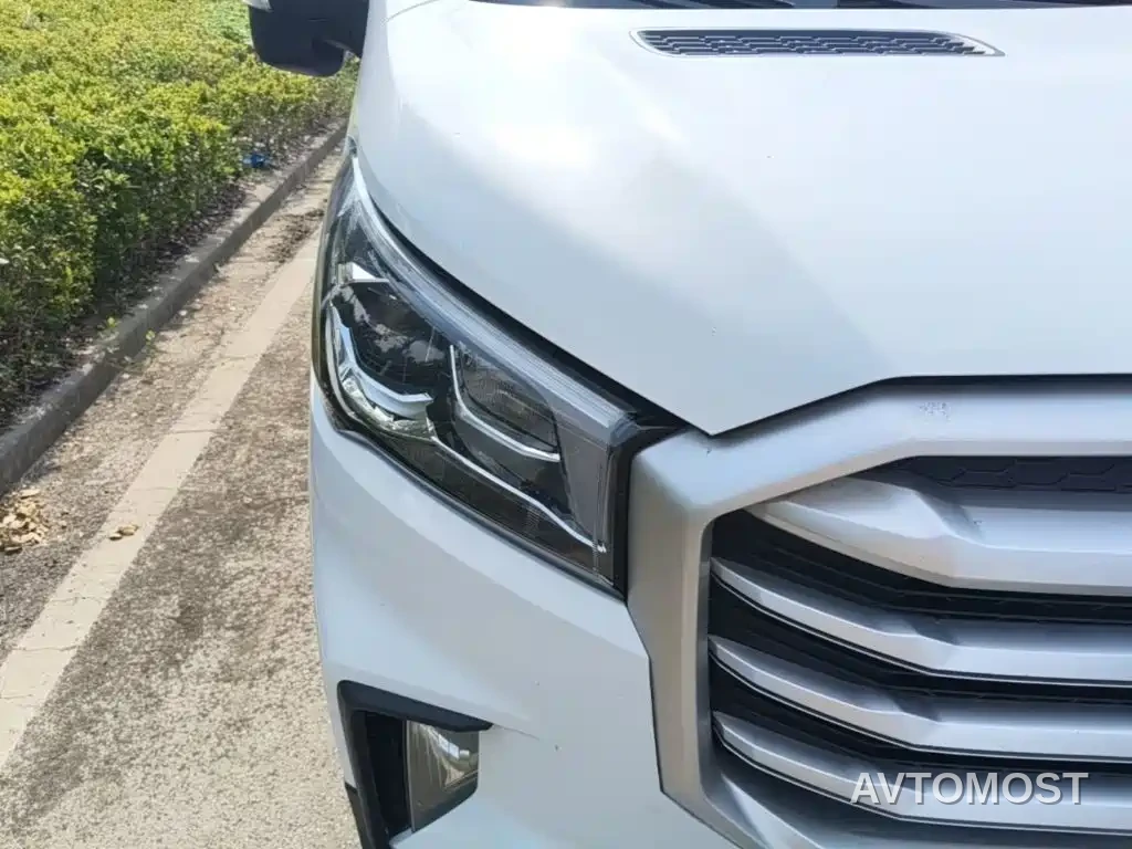 SAIC Maxus Xintu V90 2022 2.0T Manual Zhiyun King RWD Long Wheelbase High Roof Single Rear Tire 6/7-Seater — фото 11