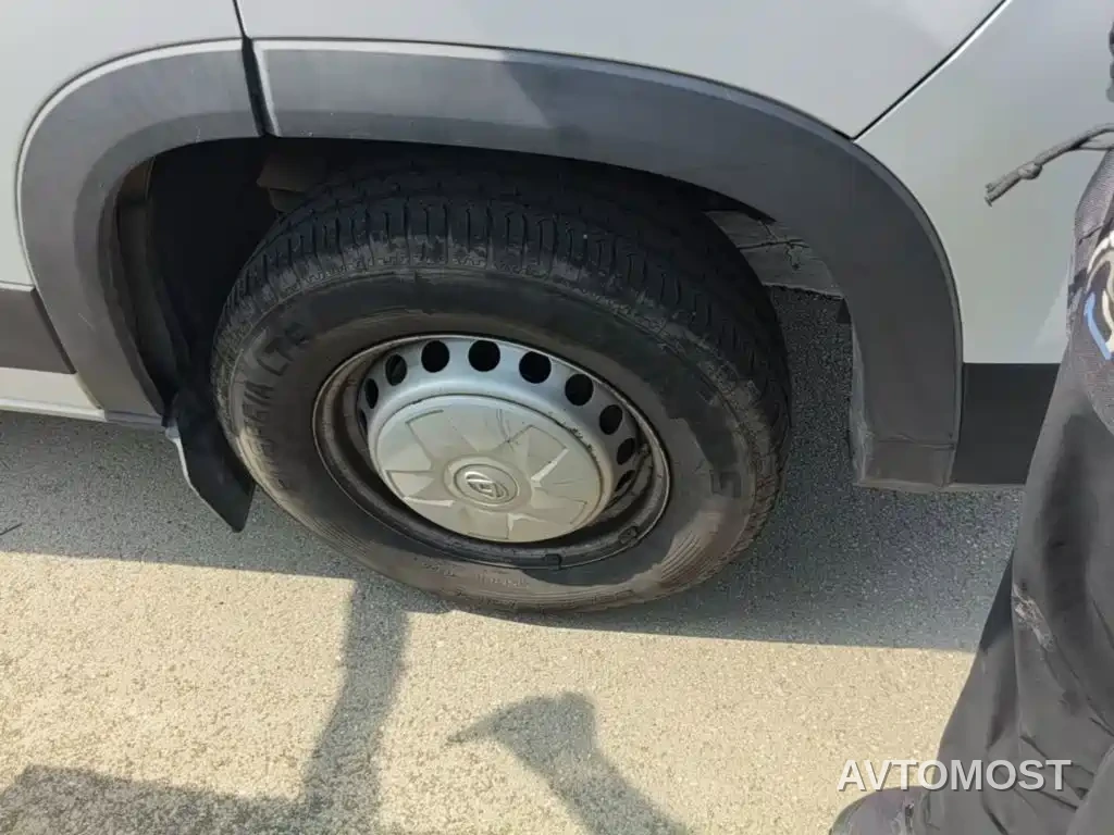 SAIC Maxus Xintu V90 2022 2.0T Manual Zhiyun King RWD Long Wheelbase High Roof Single Rear Tire 6/7-Seater — фото 12