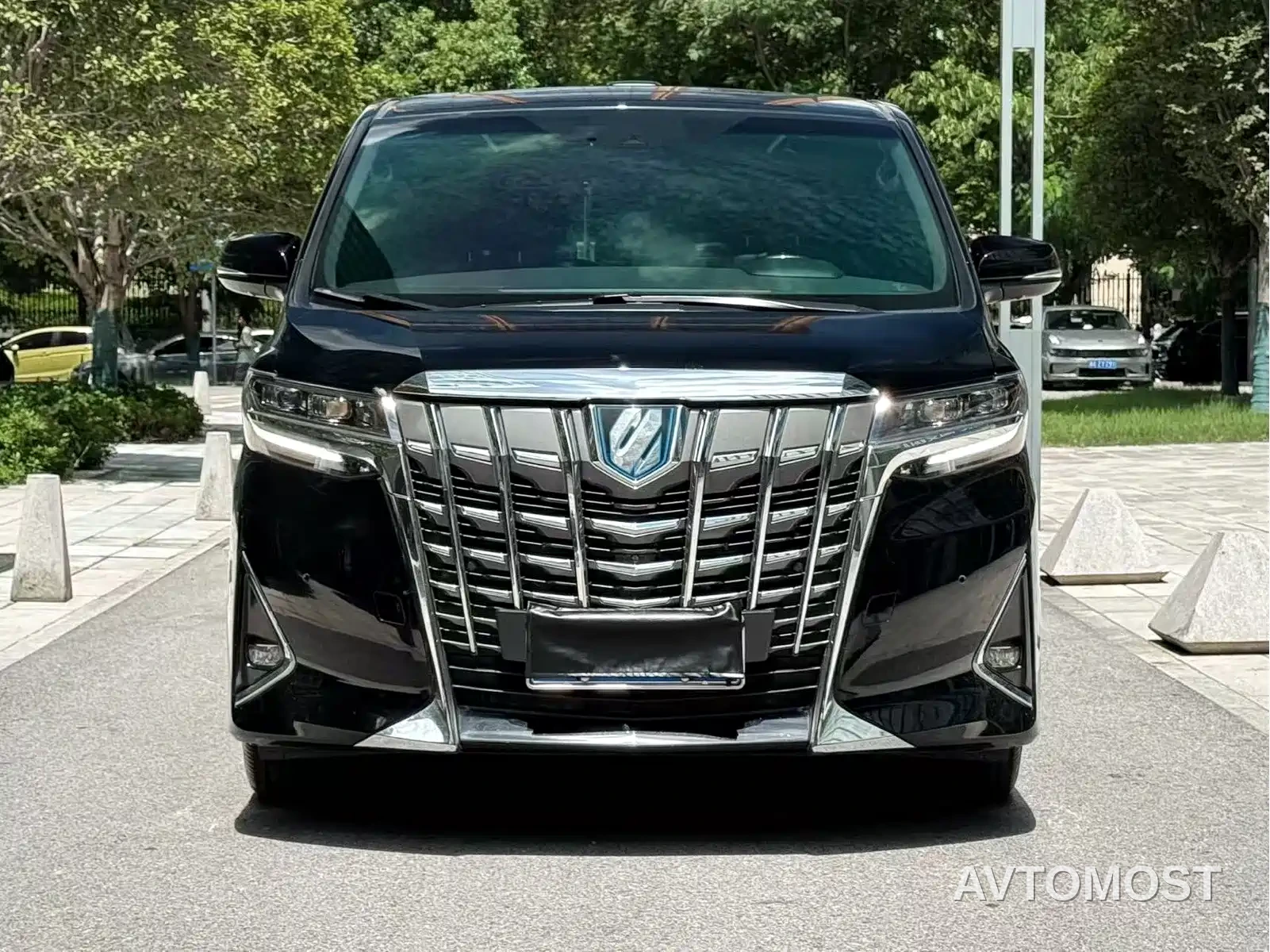 Toyota Alphard 2021 Hybrid 2.5L Premium — фото 2
