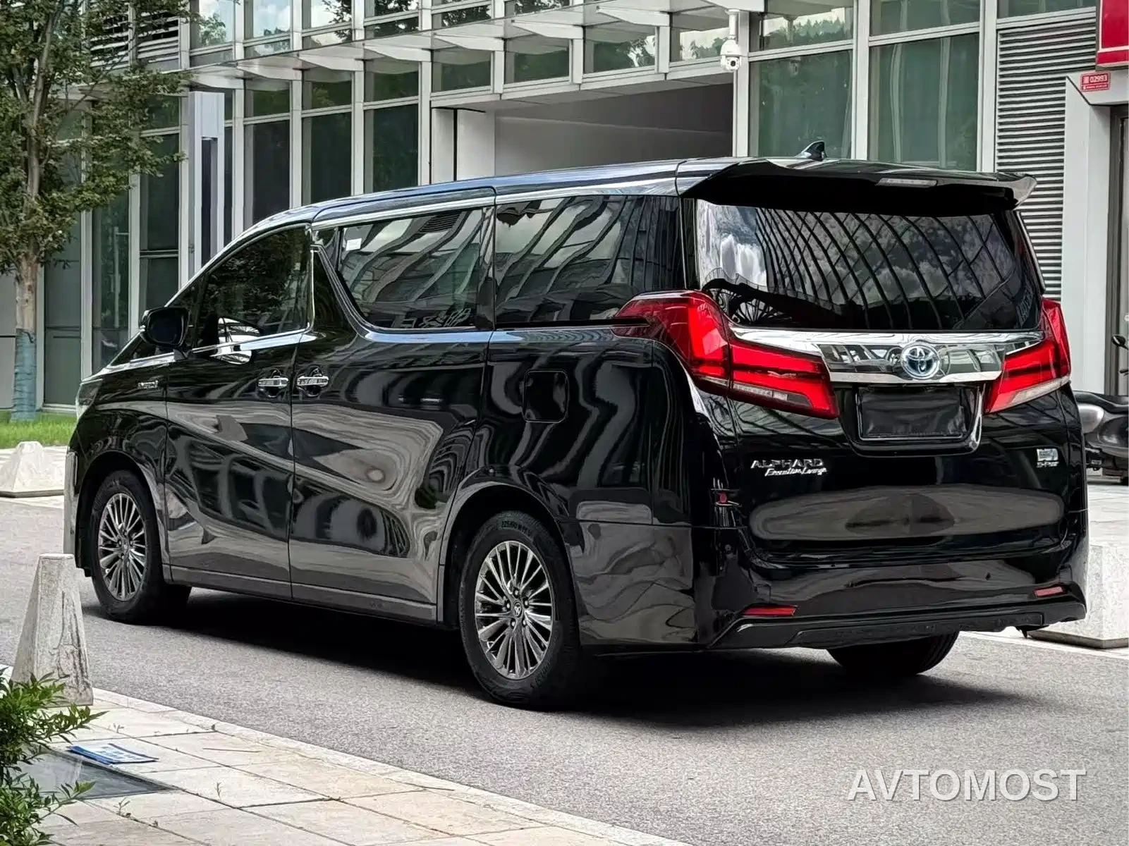 Toyota Alphard 2021 Hybrid 2.5L Premium — фото 9