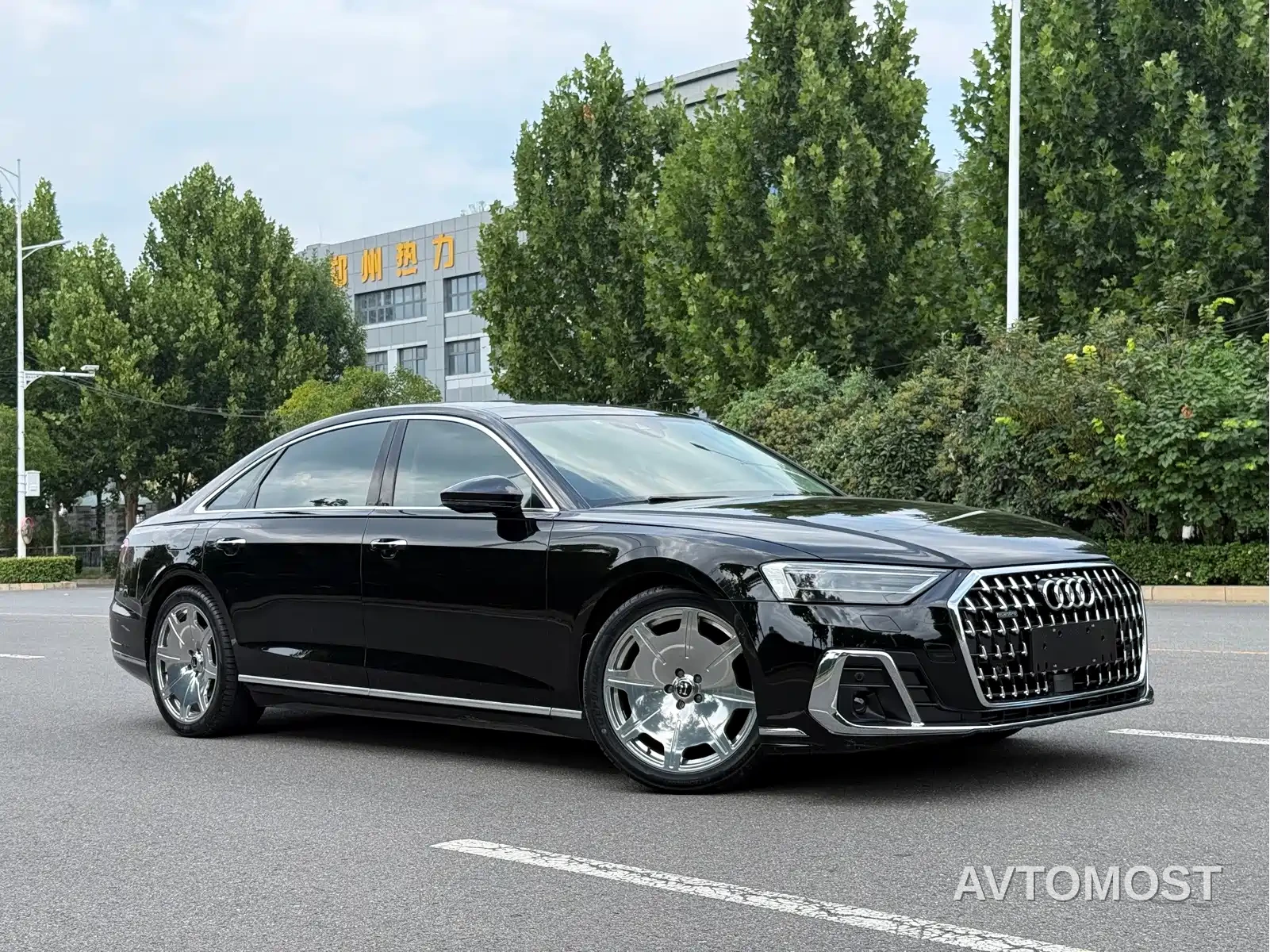 Audi A8 2021 A8L 50 TFSI quattro Comfort — фото 3