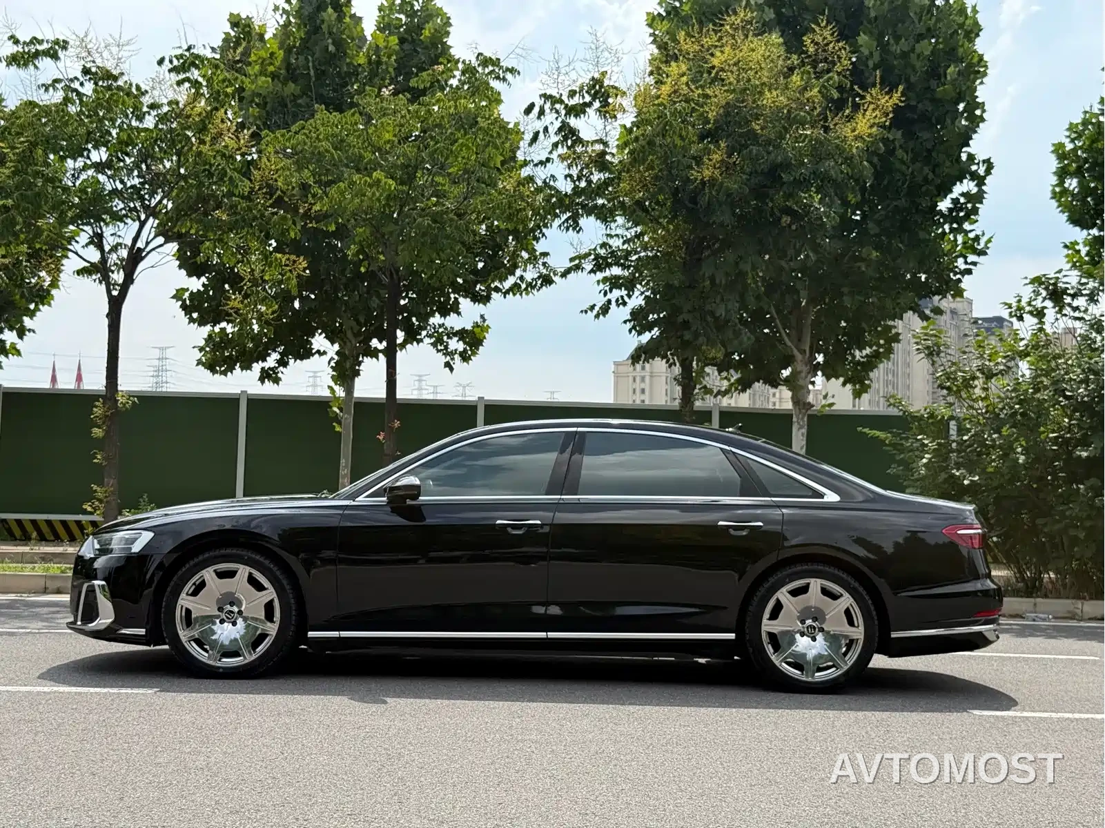 Audi A8 2021 A8L 50 TFSI quattro Comfort — фото 4