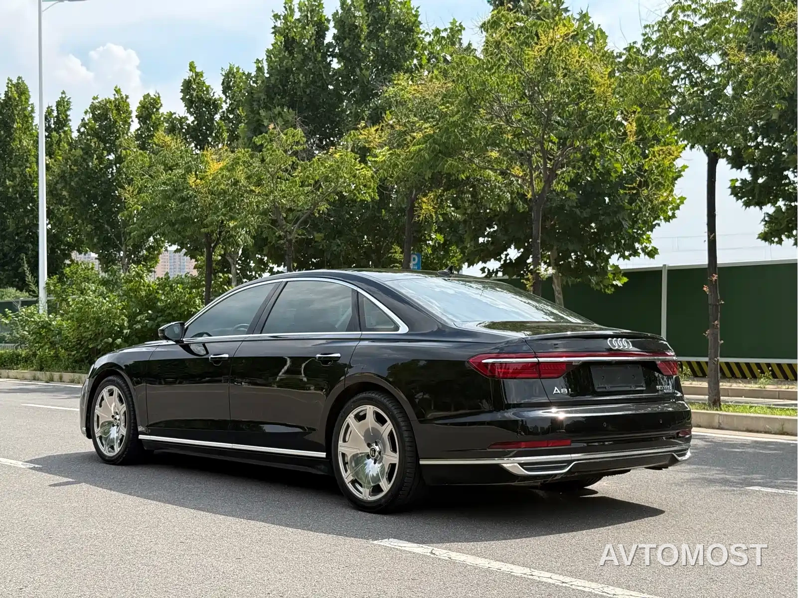 Audi A8 2021 A8L 50 TFSI quattro Comfort — фото 5