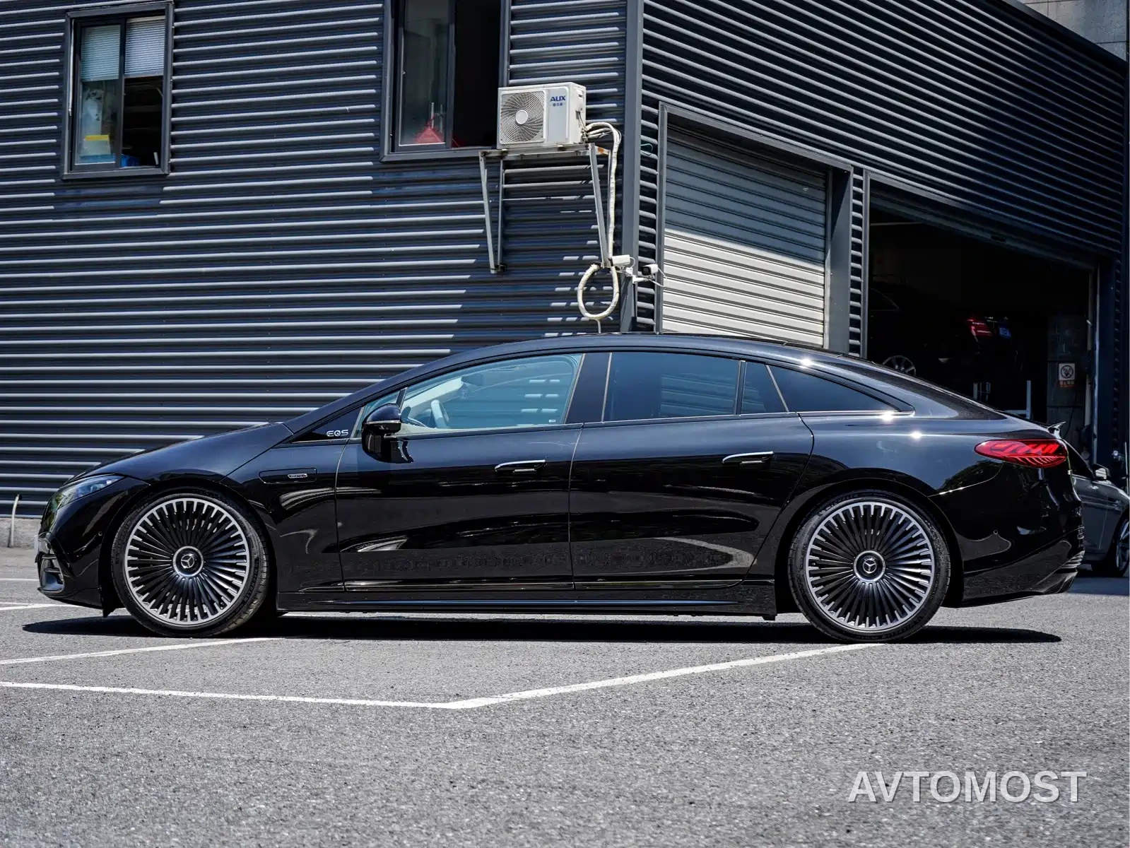 Mercedes-Benz EQS AMG 2023 AMG EQS 53 4MATIC+ — фото 3