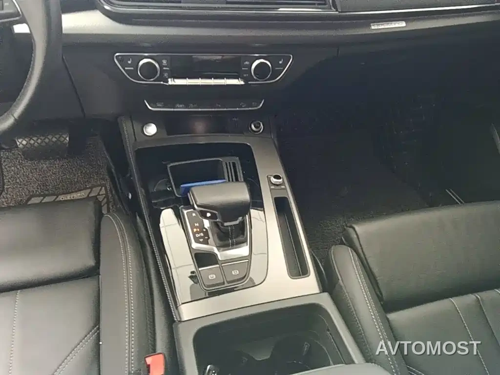 Audi Q5L 2023 40T Luxury Dynamic — фото 12