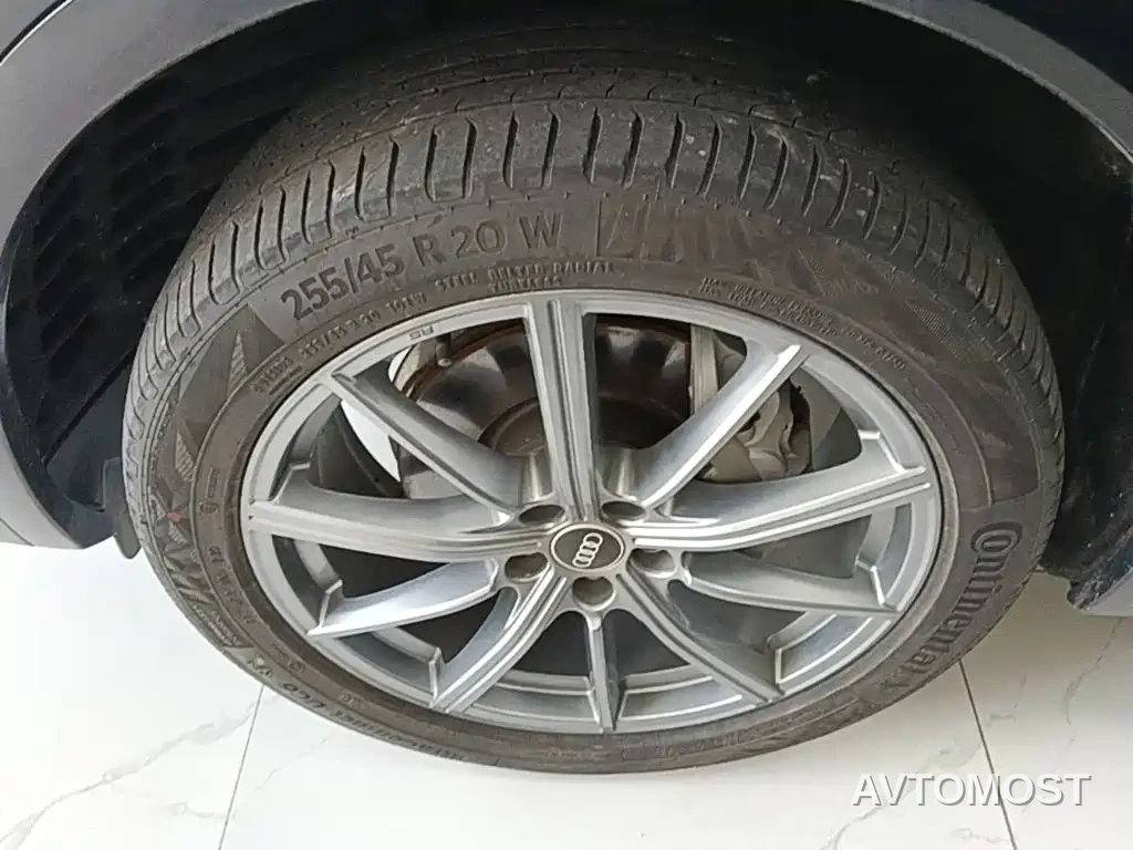 Audi Q5L 2023 40T Luxury Dynamic — фото 17
