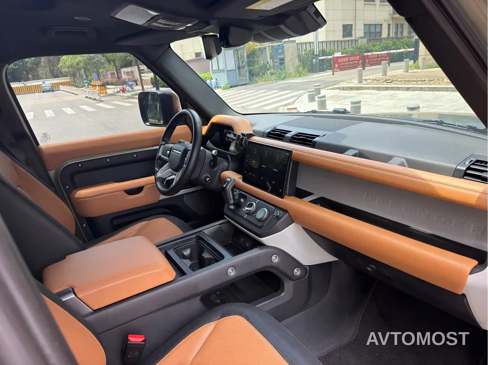 Land Rover Defender 2024 110 3.0T P400 X-DYNAMIC HSE — фото 9