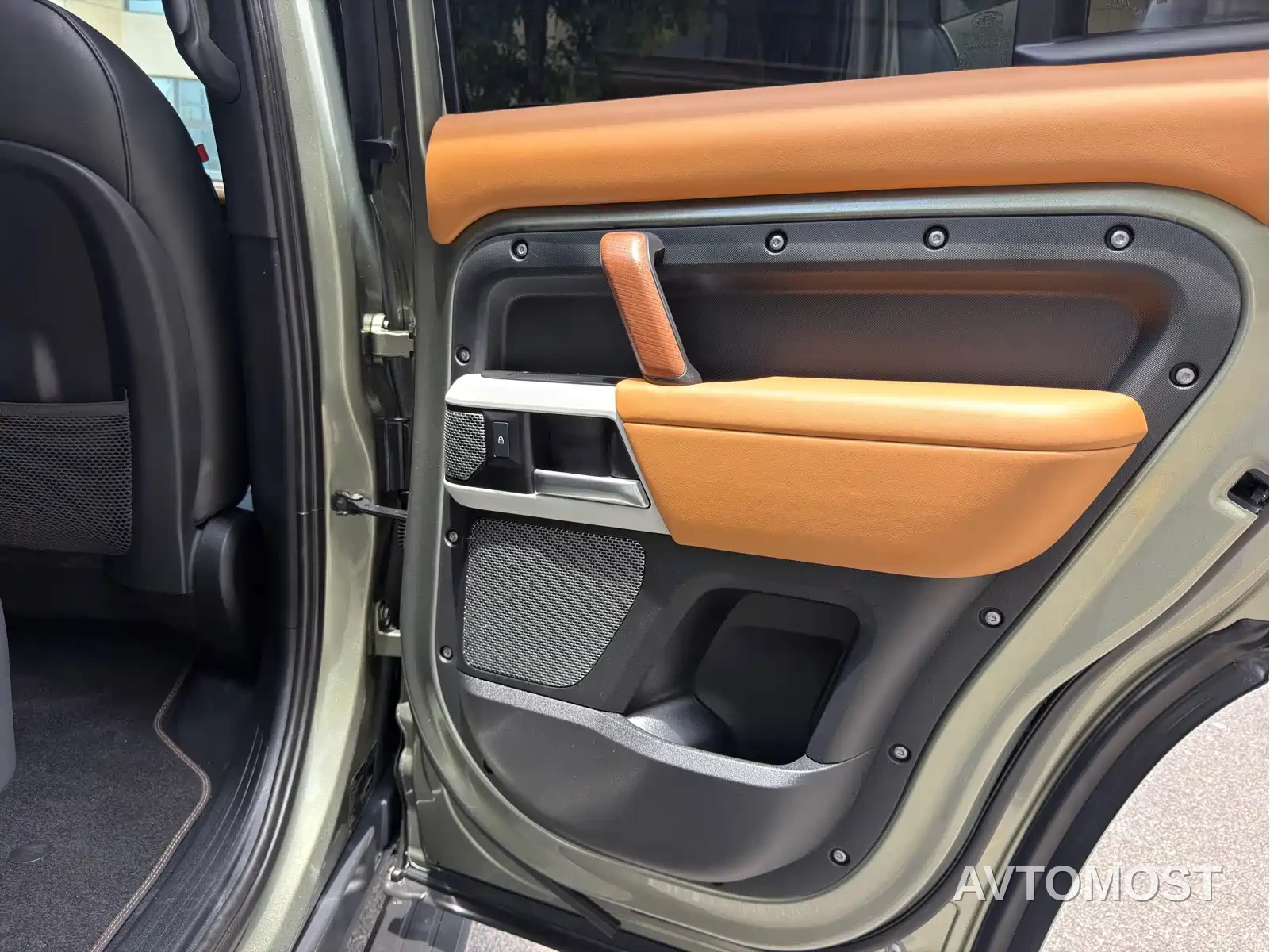 Land Rover Defender 2024 110 3.0T P400 X-DYNAMIC HSE — фото 11