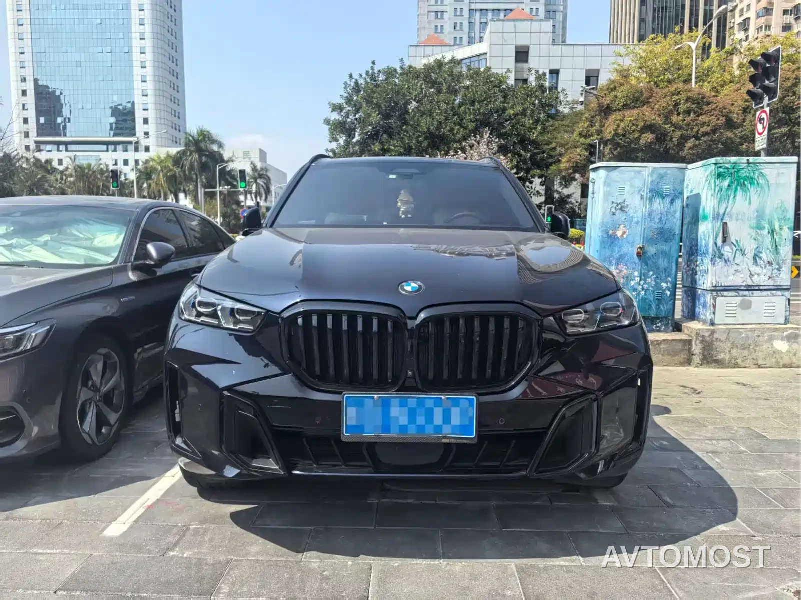 BMW X5 2023 xDrive 40Li Premium M Sport Black Night Package — фото 3