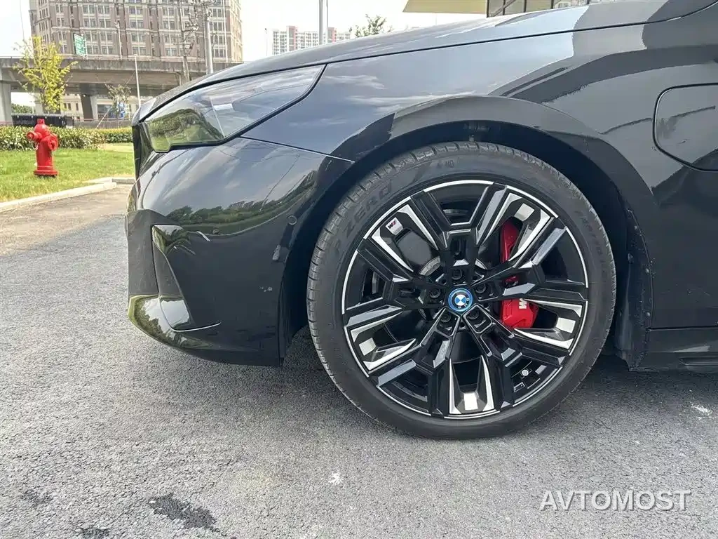 BMW i5 M60 2024 xDrive M60 — фото 10