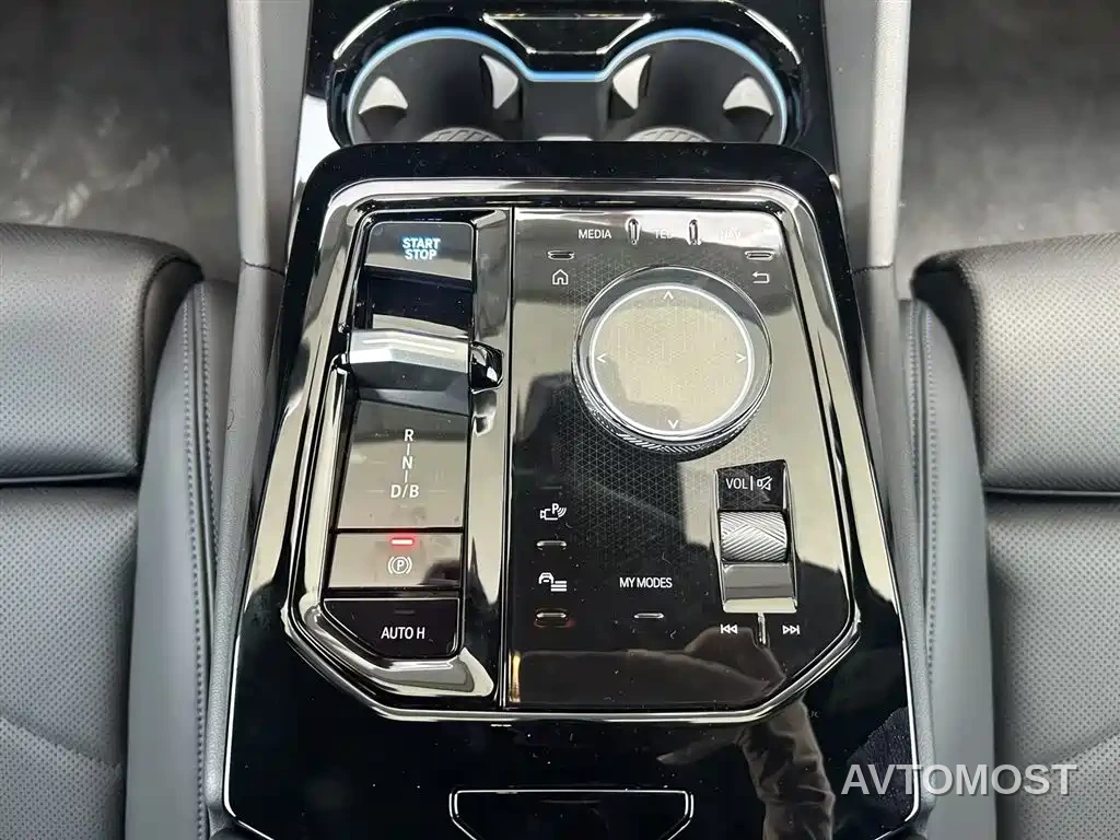 BMW i5 M60 2024 xDrive M60 — фото 12