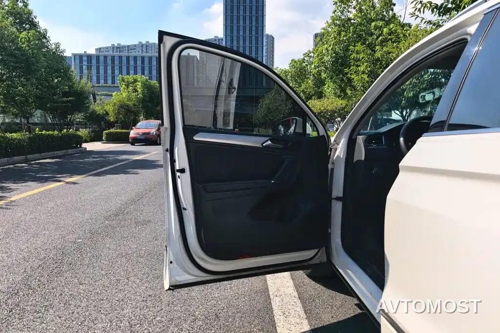 Volkswagen Tiguan L PHEV 2021 430PHEV Plug-in Hybrid Flagship — фото 7