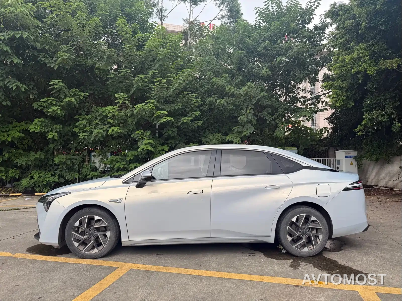 AION S Plus 2022 70 Smart Edition — фото 6