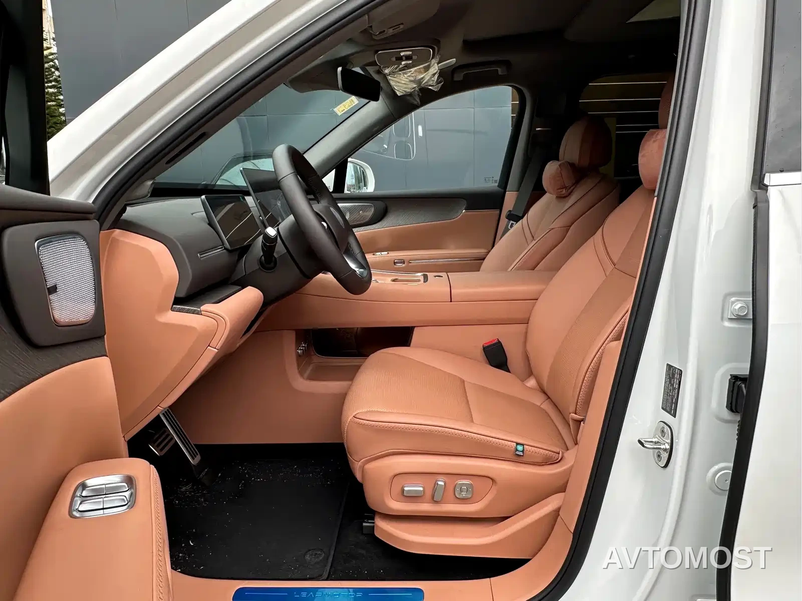 Leapmotor D Series 2026 Model Pure Electric 115kWh 6-Seater — фото 3