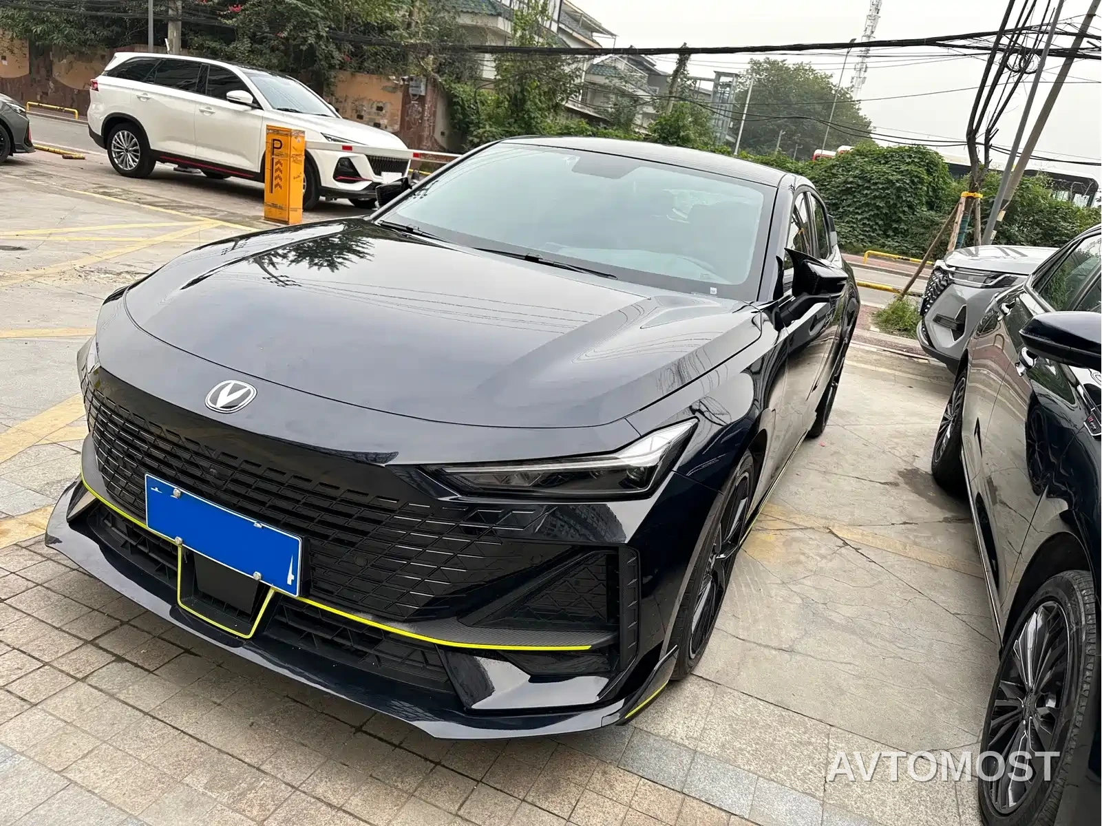 Changan UNI-V 2022 1.5T Sport Edition — фото 2