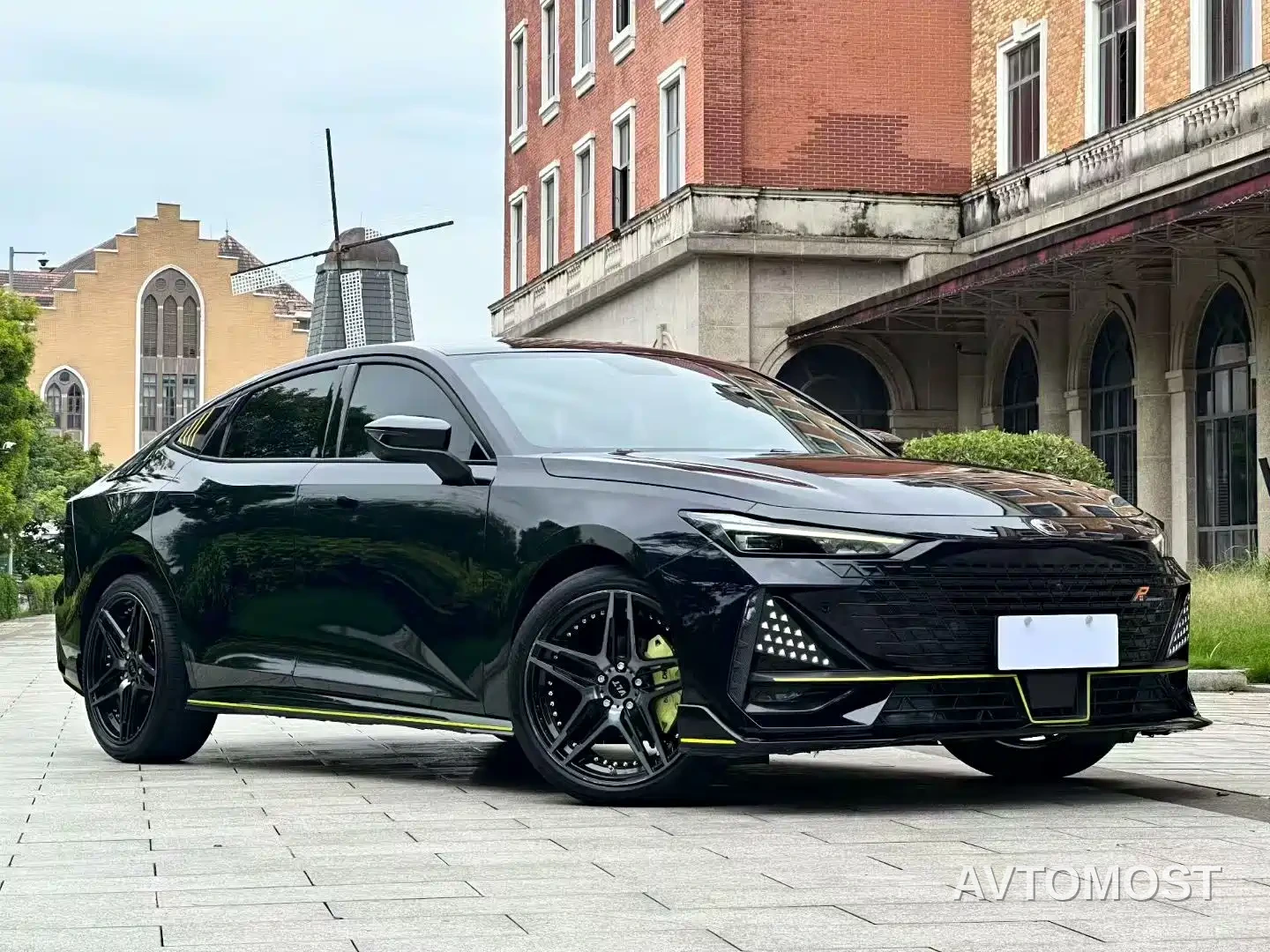 Changan UNI-V 2022 1.5T Sport Edition — фото 3