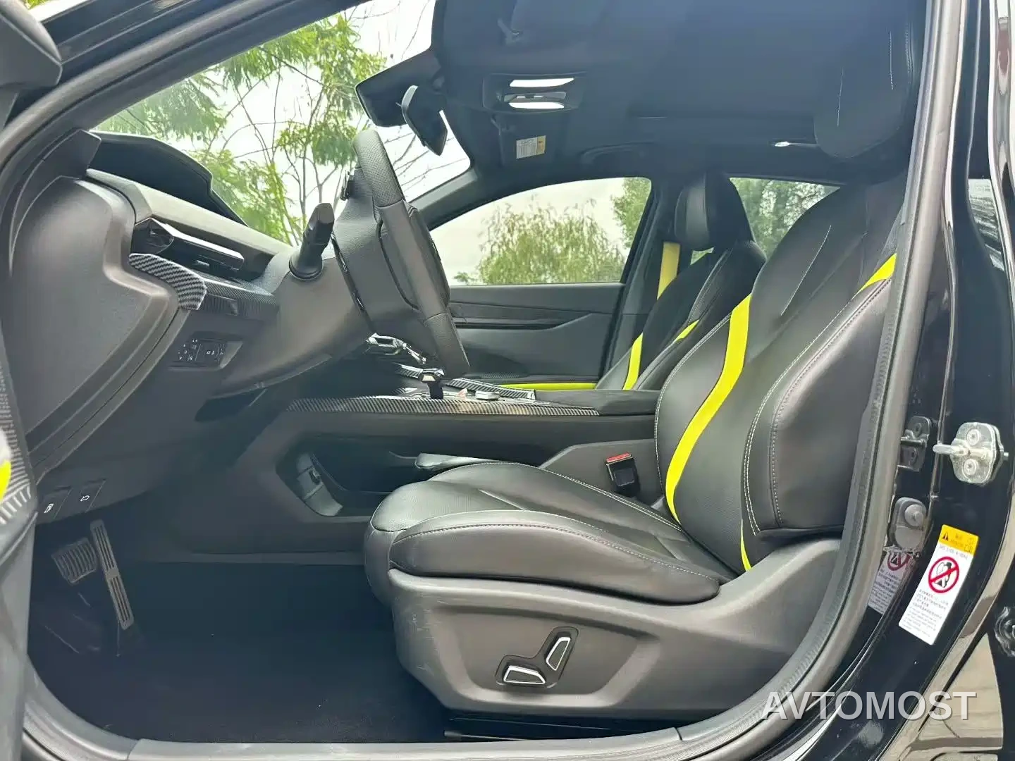 Changan UNI-V 2022 1.5T Sport Edition — фото 4