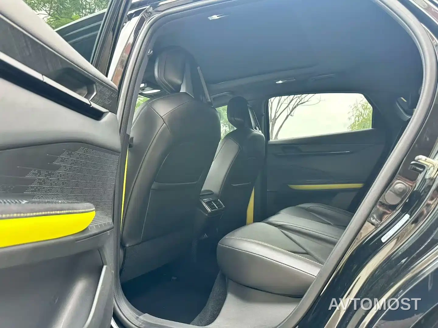Changan UNI-V 2022 1.5T Sport Edition — фото 6