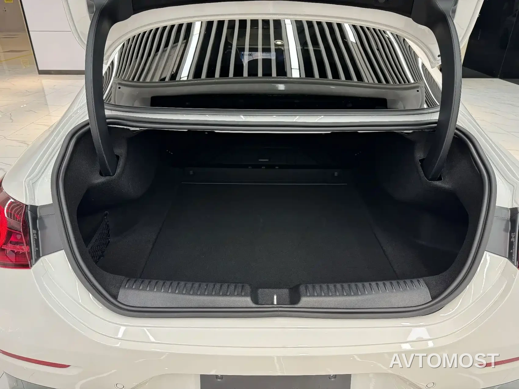 Mercedes-Benz CLA New Energy 2025 300L Fashion — фото 10