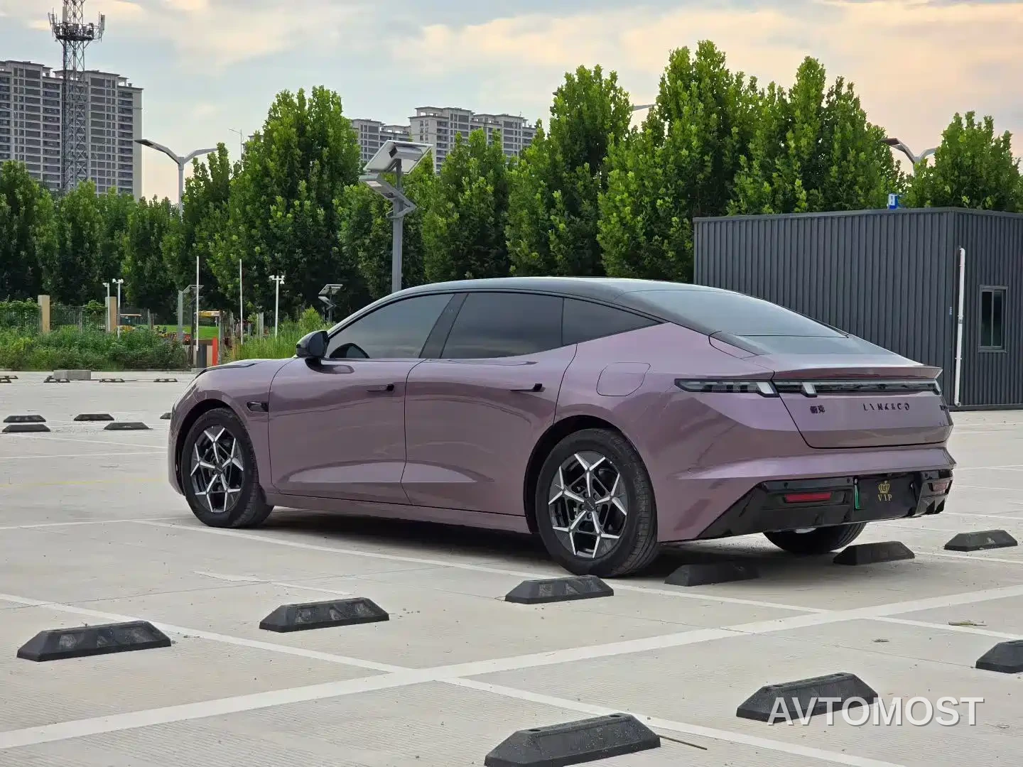 Lynk & Co 10 EM-P 2025 Model 120km Base Version — фото 8