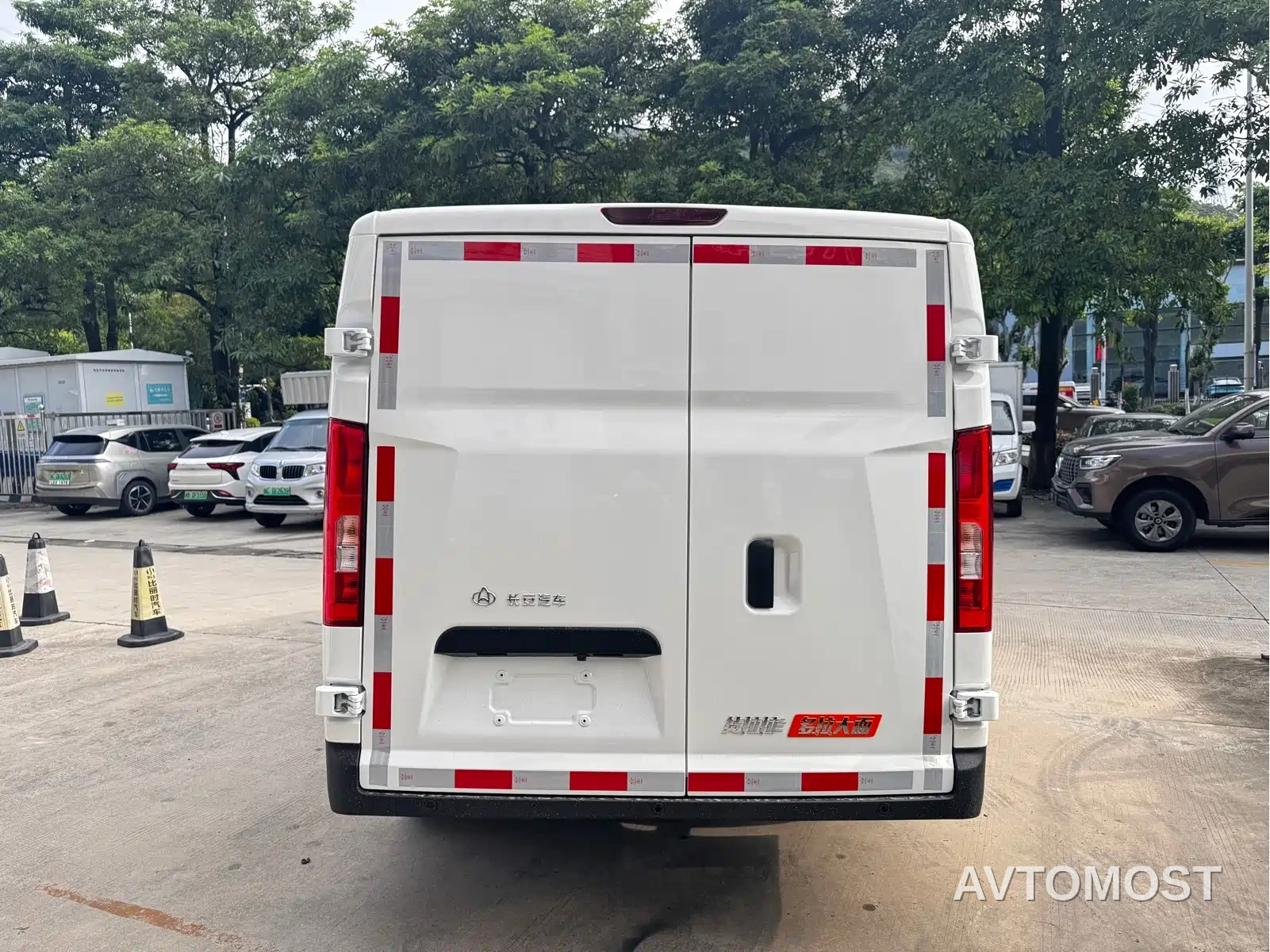 Changan Kuayue Kua Yue Xing Guang EV 2025 3-Person Van 350km Smart Driving Edition — фото 7