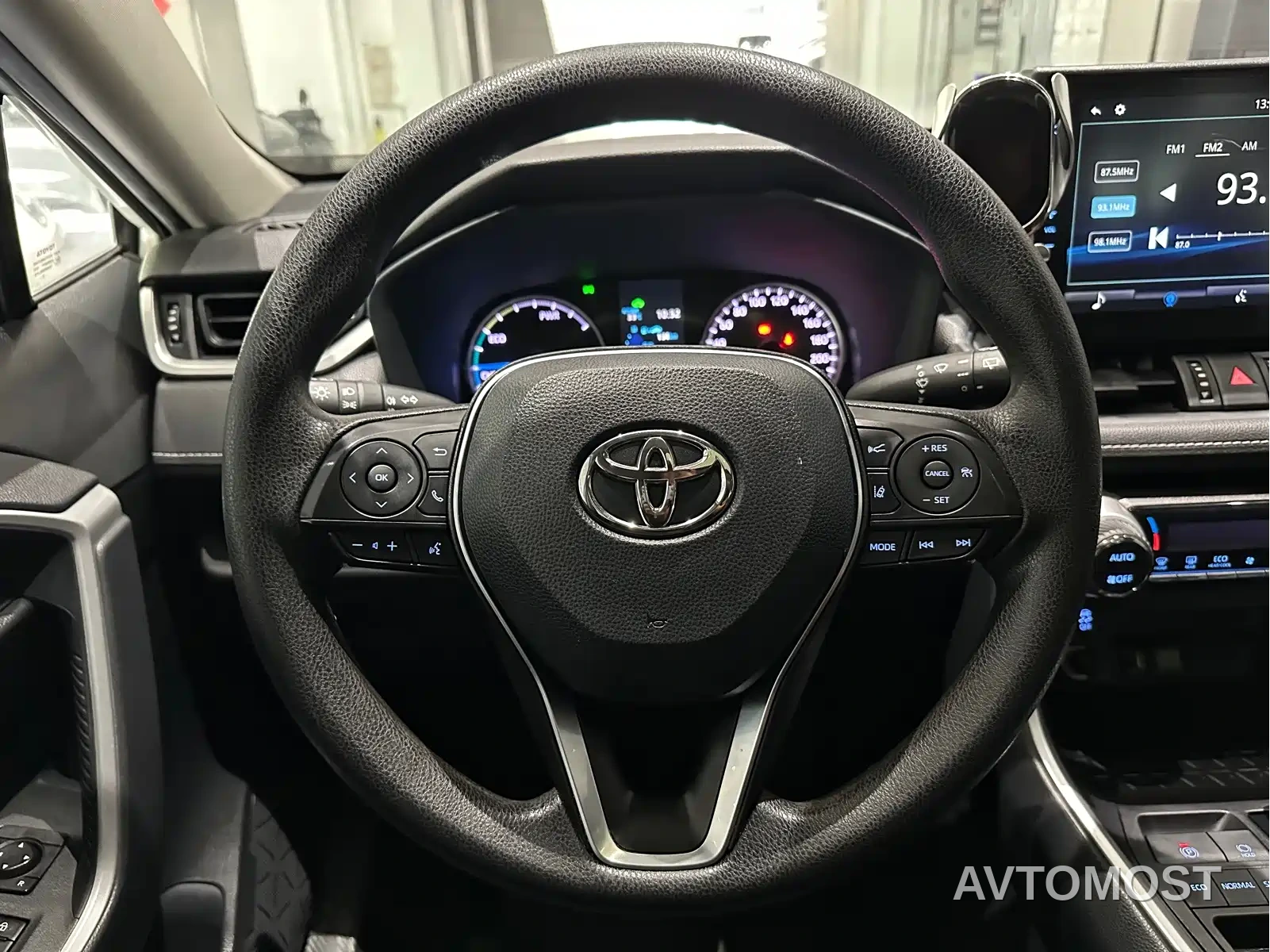 Toyota Wildlander 2020 Dual Engine 2.5L E-CVT FWD Luxury — фото 5