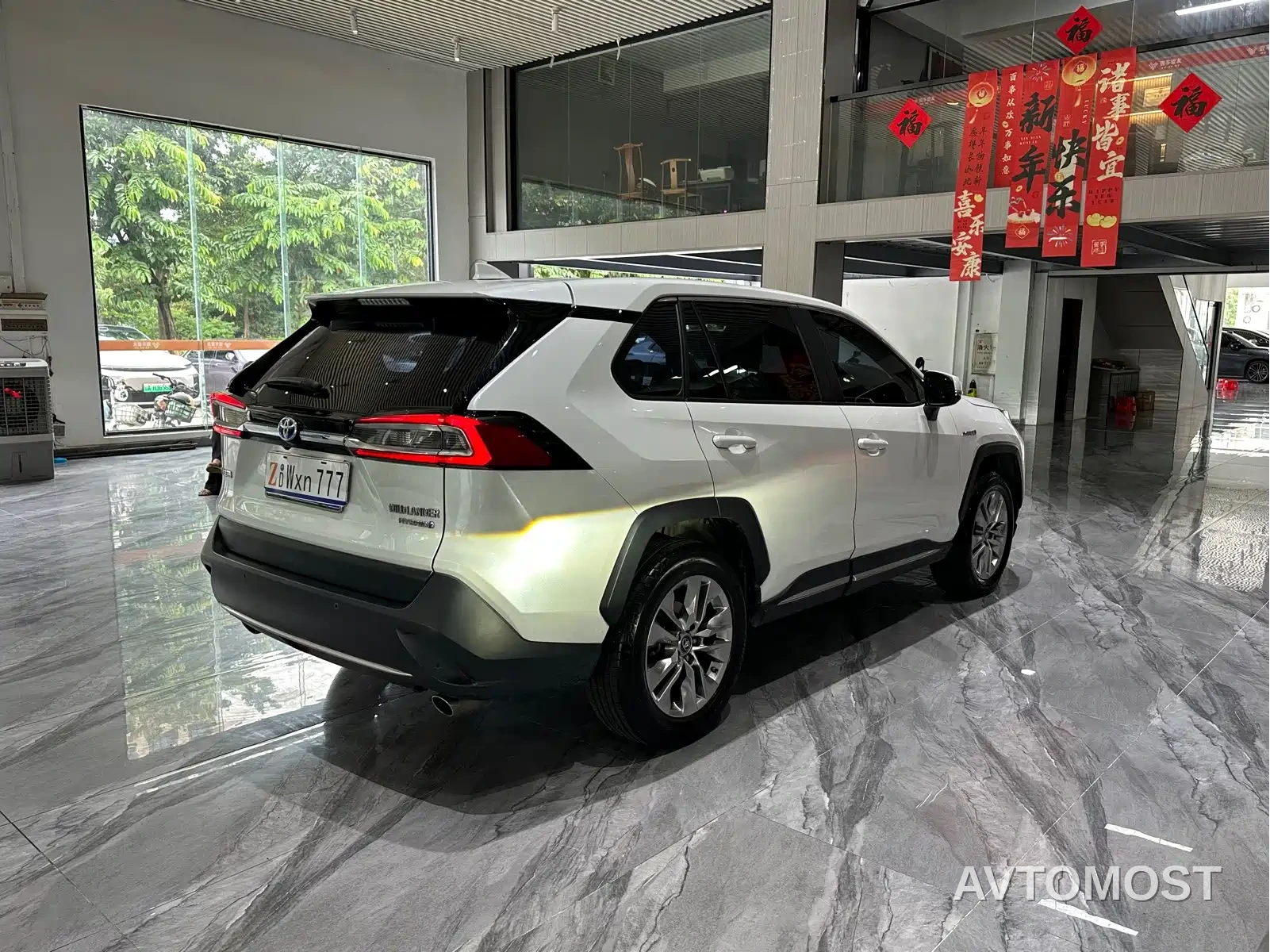 Toyota Wildlander 2020 Dual Engine 2.5L E-CVT FWD Luxury — фото 26