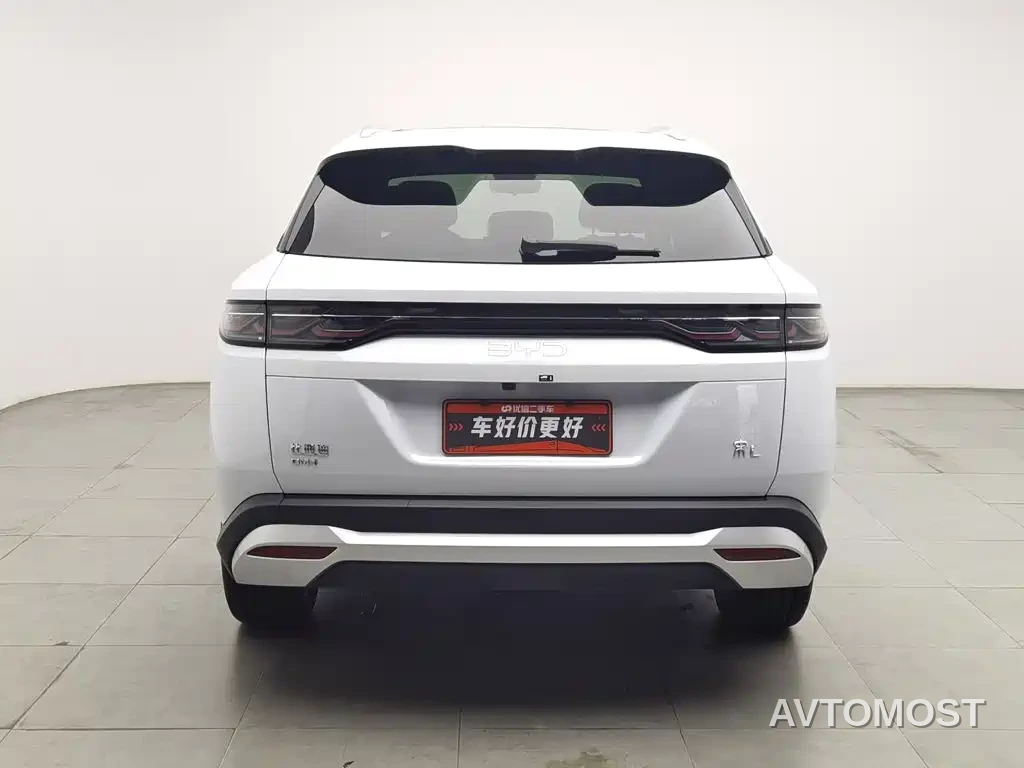 BYD Song L DM-i 2024 75km Leading Edition — фото 3