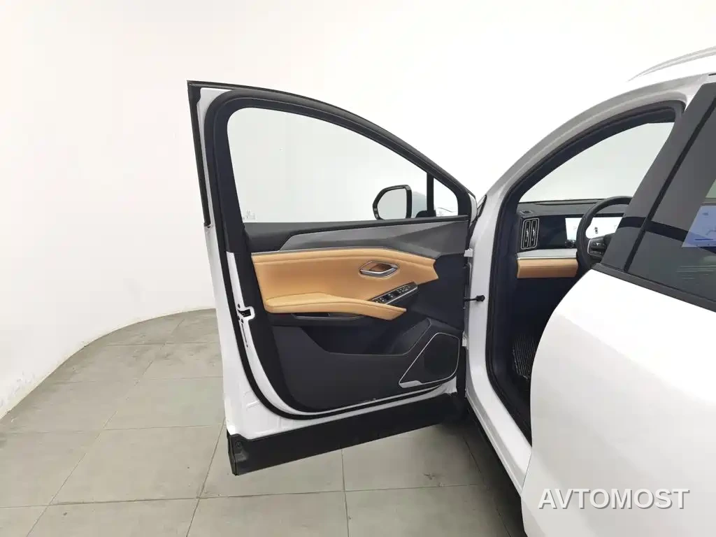 BYD Song L DM-i 2024 75km Leading Edition — фото 7