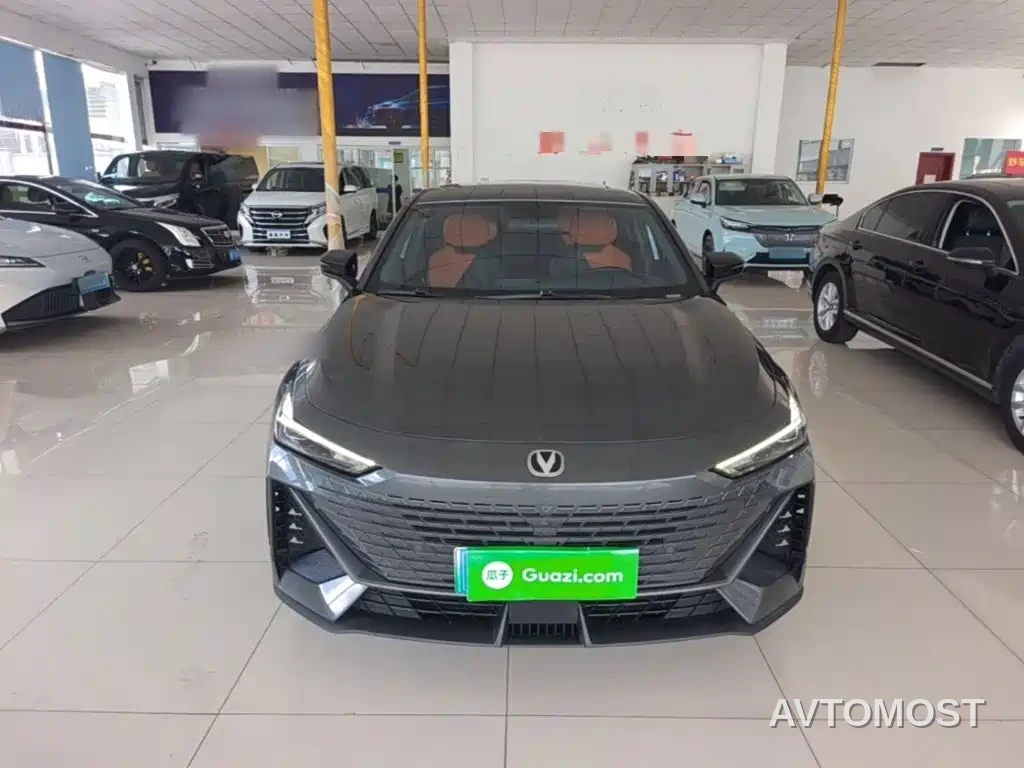 Changan UNI-V iDD 2023 ZhiDian iDD 1.5T 113km Smart Fun Edition — фото 3