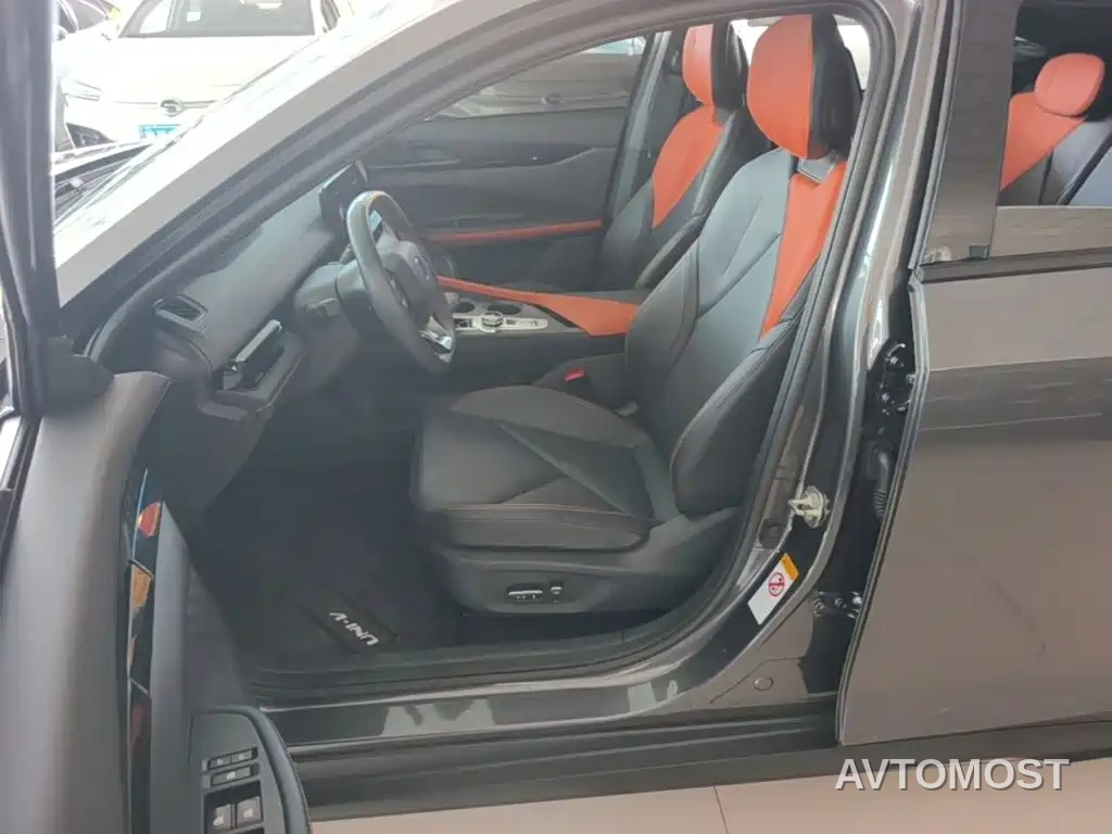 Changan UNI-V iDD 2023 ZhiDian iDD 1.5T 113km Smart Fun Edition — фото 11