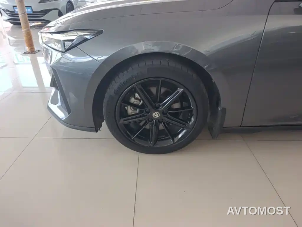 Changan UNI-V iDD 2023 ZhiDian iDD 1.5T 113km Smart Fun Edition — фото 18