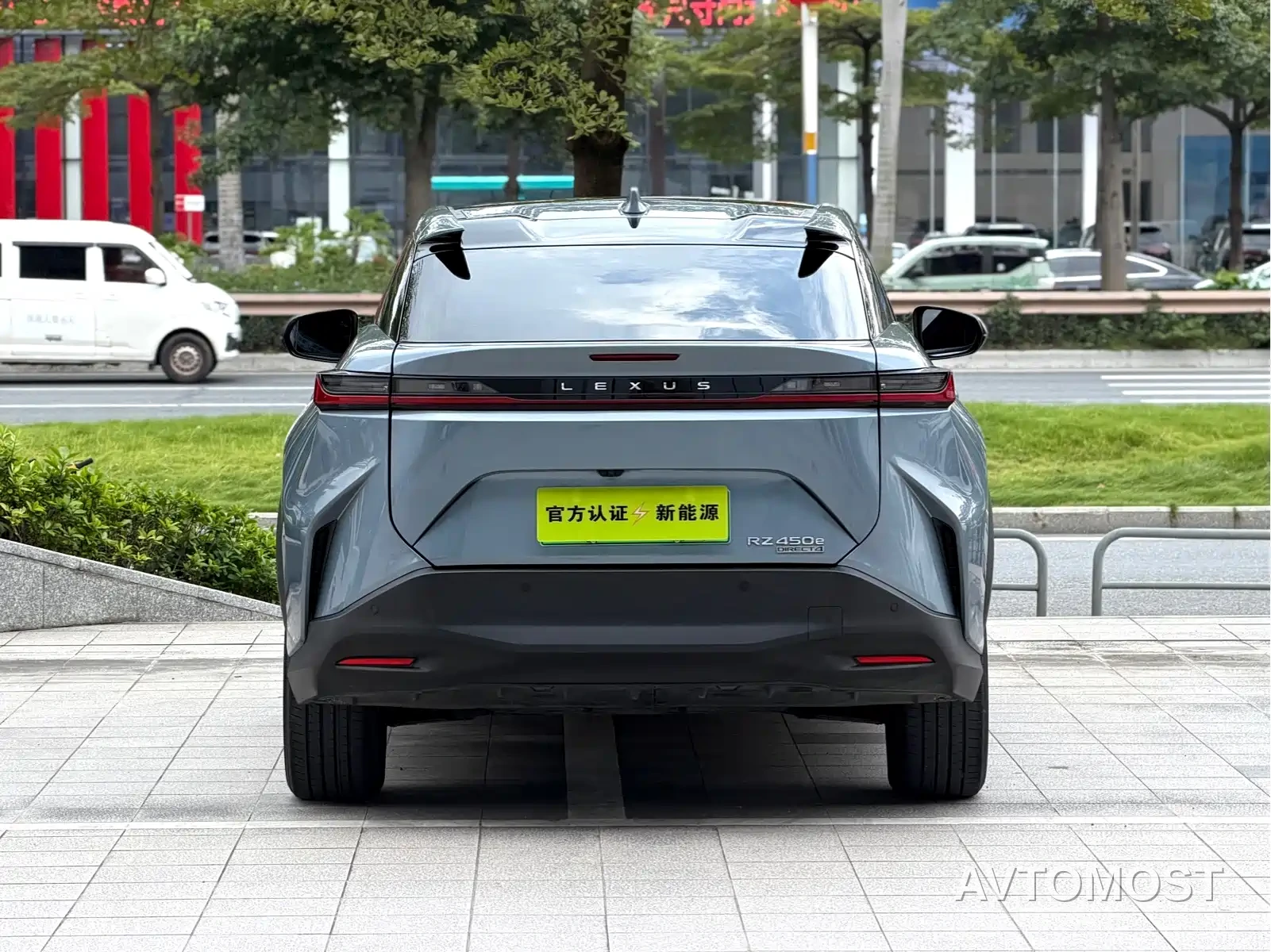 Lexus RZ 2023 450e 4WD Deluxe — фото 5