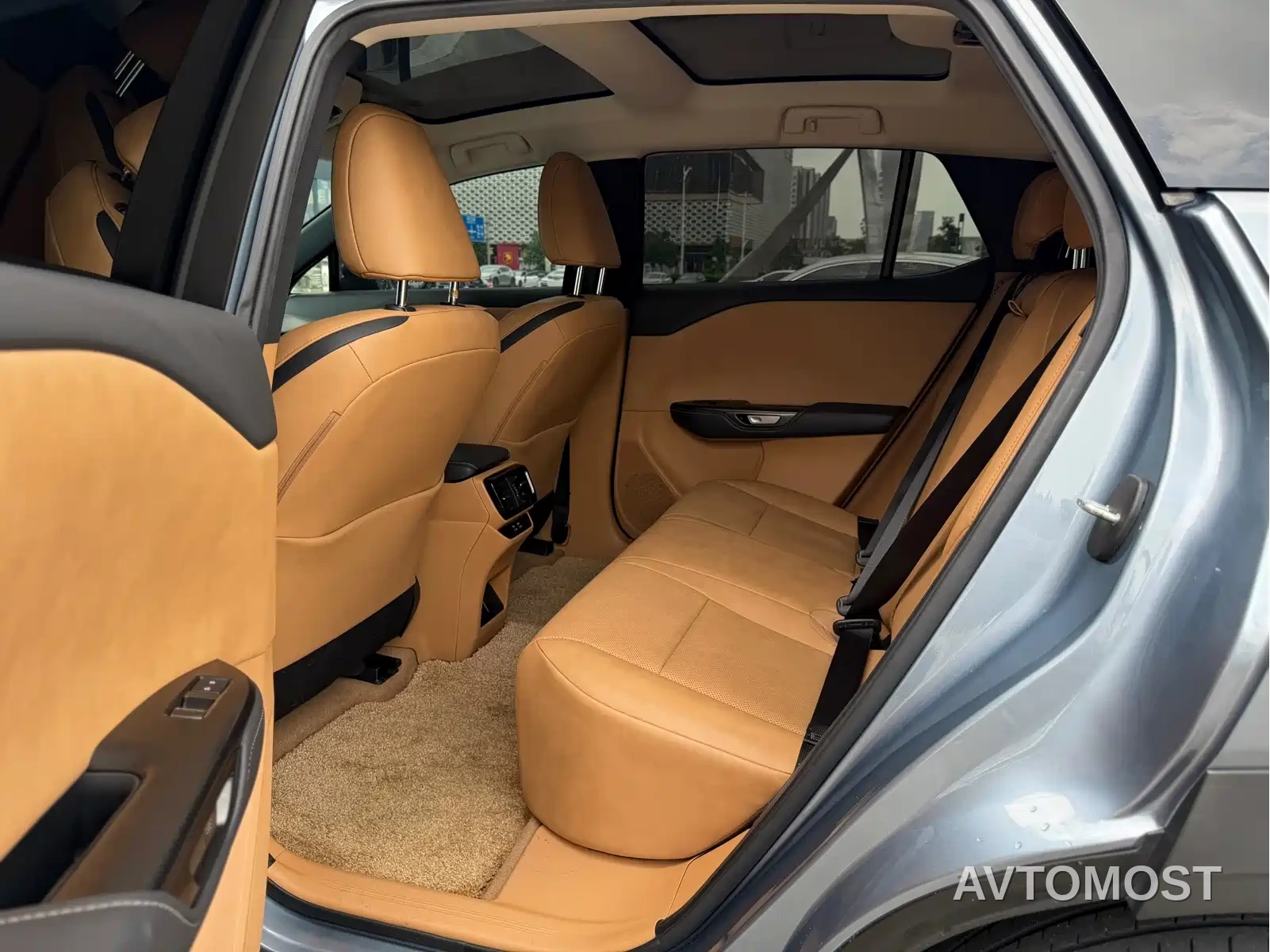 Lexus RZ 2023 450e 4WD Deluxe — фото 10
