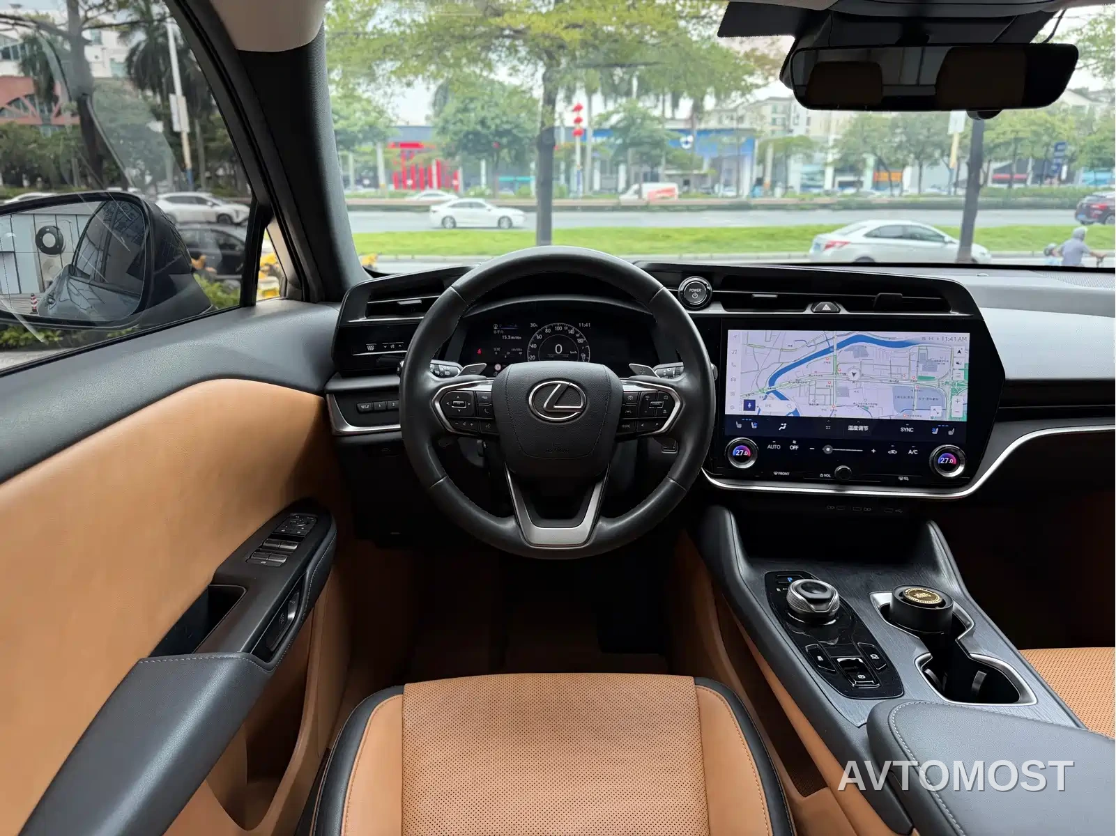 Lexus RZ 2023 450e 4WD Deluxe — фото 13
