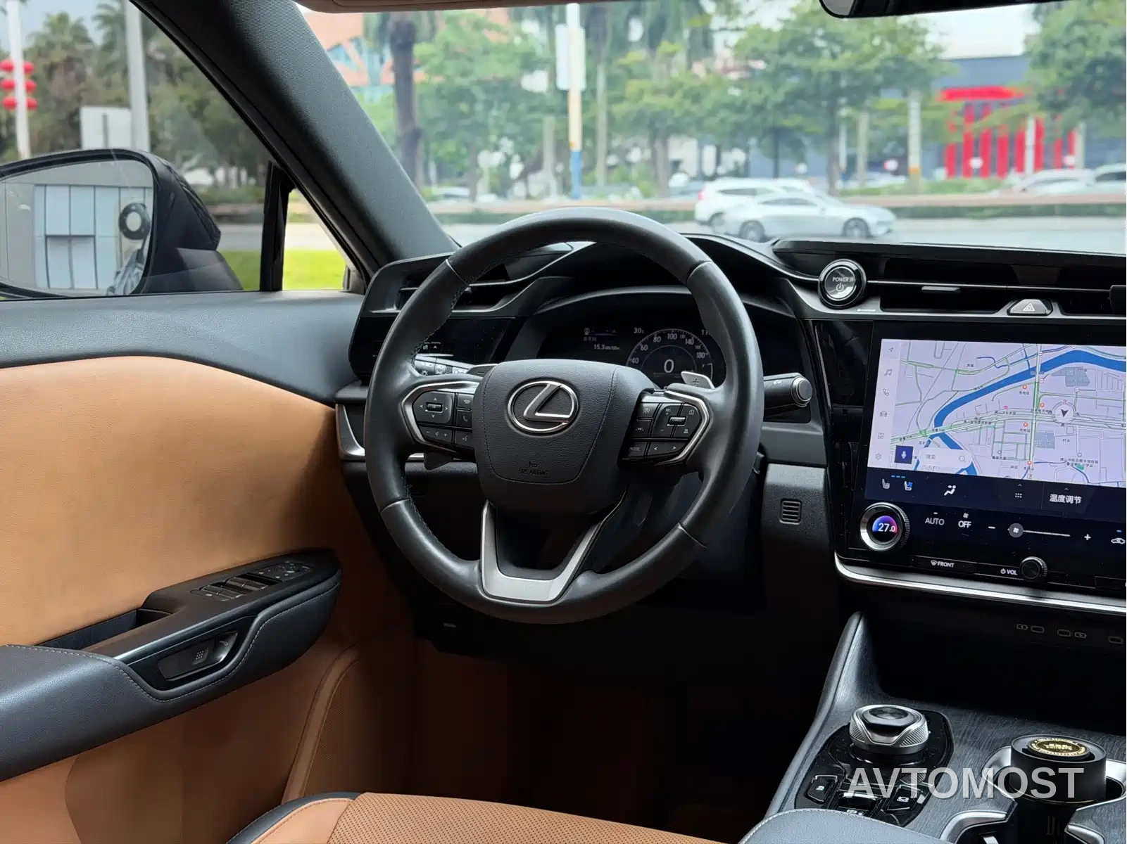 Lexus RZ 2023 450e 4WD Deluxe — фото 15
