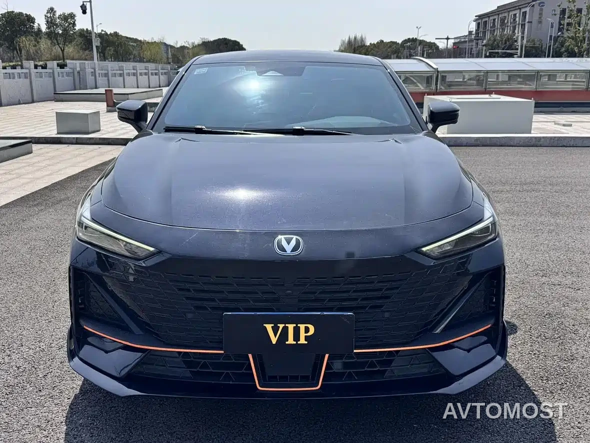 Changan UNI-V 2022 1.5T Sport Edition — фото 2