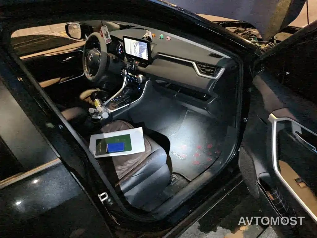 Toyota Wildlander New Energy 2021 High Performance 2.5L 2WD Power Edition — фото 21