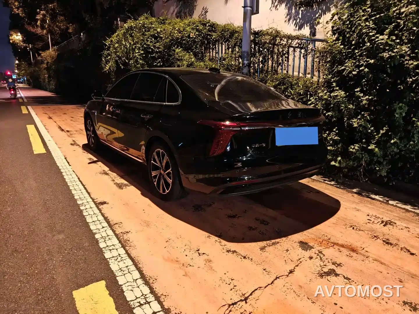 Hongqi H5 PHEV 2025 170 Super Hybrid Edition — фото 10