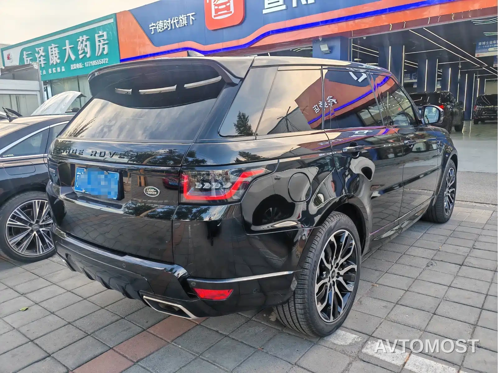 Land Rover Range Rover Sport 2022 3.0 L6 Gloss Black Edition — фото 26
