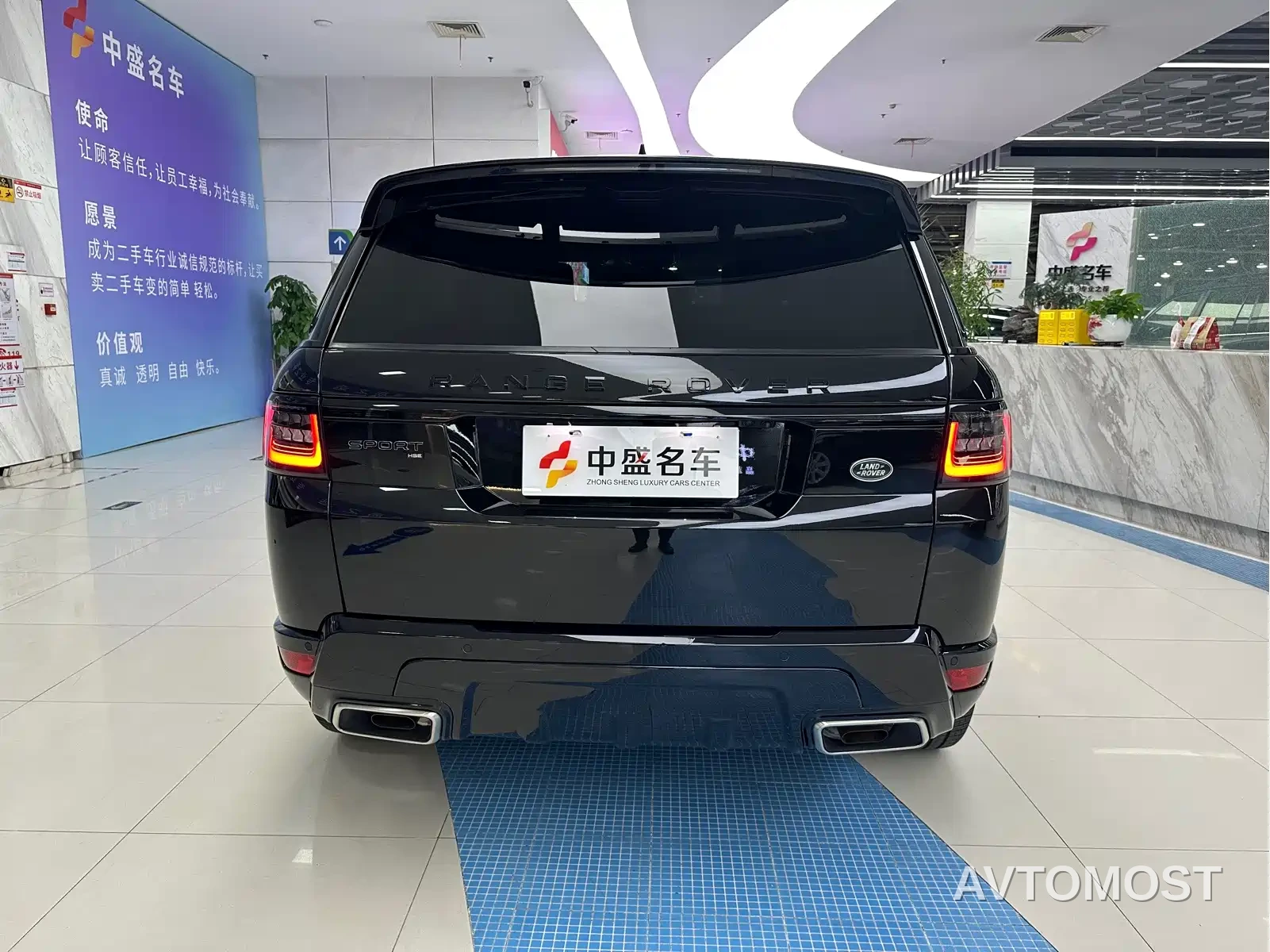 Land Rover Range Rover Sport 2022 3.0 L6 Gloss Black Edition — фото 29