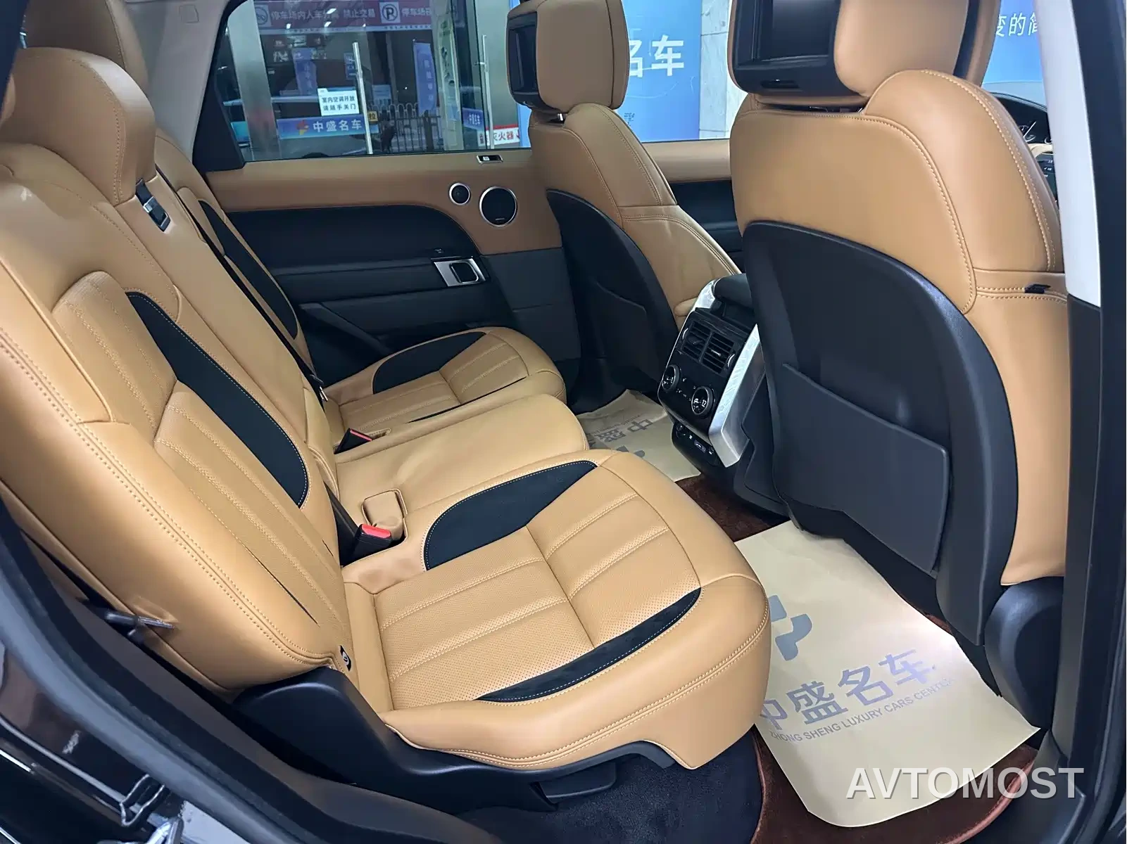 Land Rover Range Rover Sport 2022 3.0 L6 Gloss Black Edition — фото 31