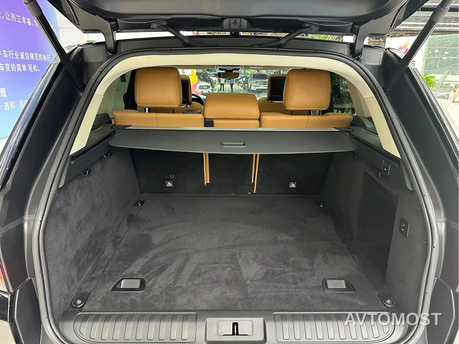 Land Rover Range Rover Sport 2022 3.0 L6 Gloss Black Edition — фото 33