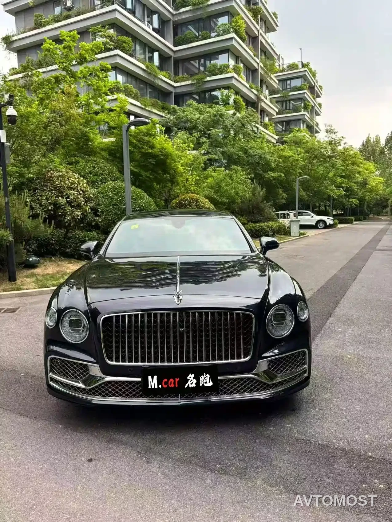 Bentley Flying Spur 2021 4.0T V8 Standard Version — фото 2