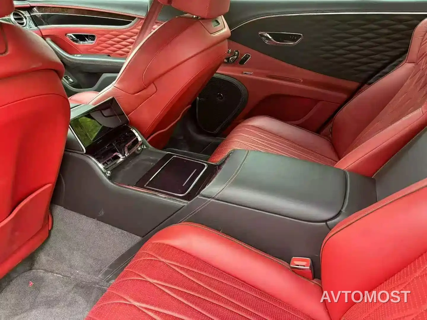 Bentley Flying Spur 2021 4.0T V8 Standard Version — фото 5